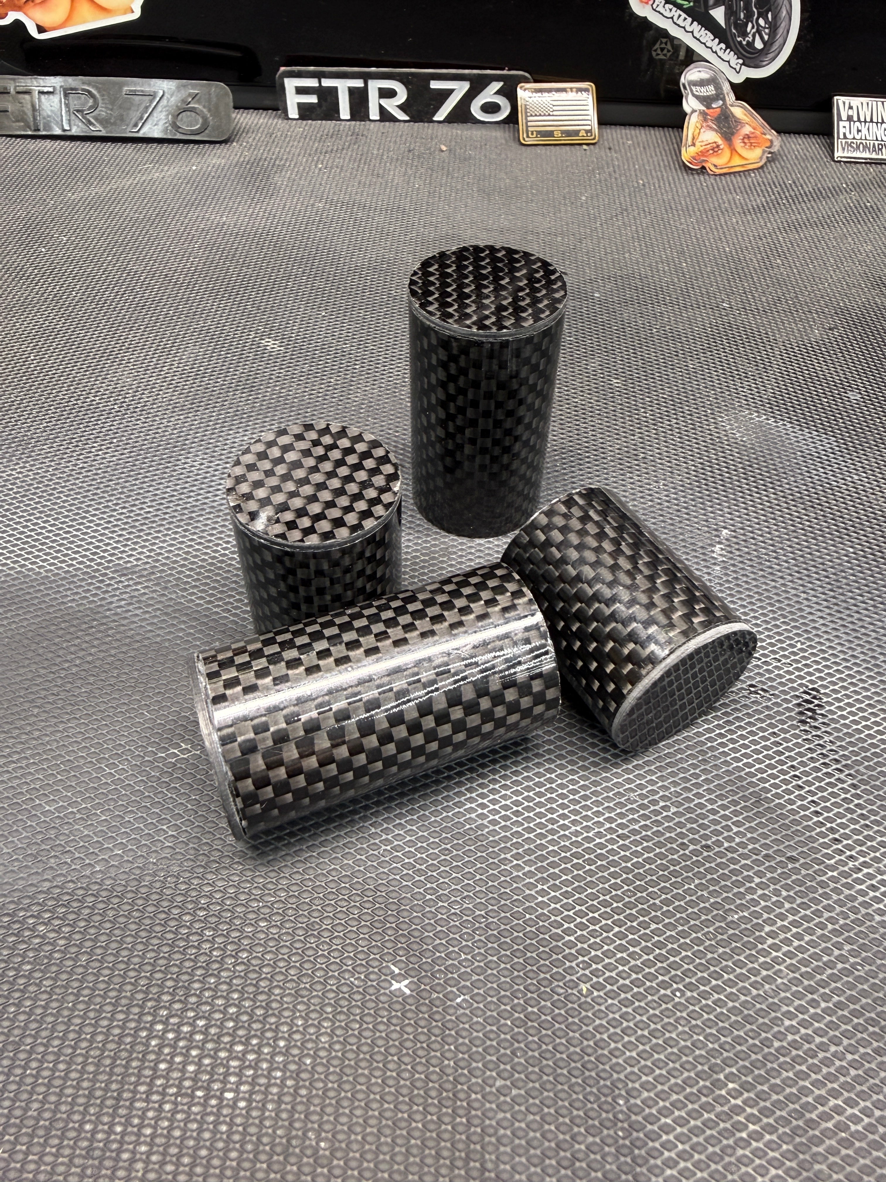 Fish tank Racing 76 Harley docking hardware